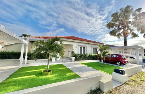 Gold Coast Apartment | Esmeralda STUDIO Vacation Rental in Noord