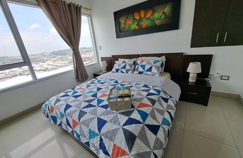 Guayaquil Apartment | ESMERALDA SUITE CON VISTA CIUDAD/PISCINA/GYM/PARQUEO