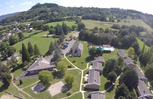 Espalion Apartment | Espalion, pleasant accommodation 5 people, heated swimming pool, ideal for families