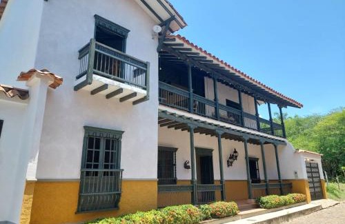 Quebrada Guadalejo House | Espectacular Casa en Cauca viejo con piscina, jacuzzi y turco