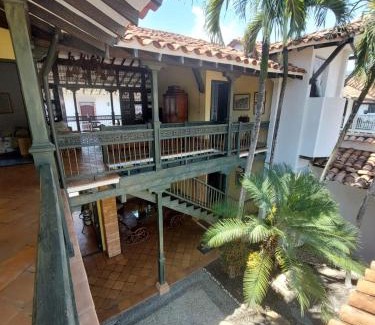 Quebrada Guadalejo House | Espectacular Casa en Cauca viejo con piscina, jacuzzi y turco
