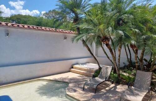 Quebrada Guadalejo House | Espectacular Casa en Cauca viejo con piscina, jacuzzi y turco