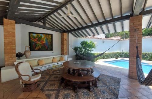 Quebrada Guadalejo House | Espectacular Casa en Cauca viejo con piscina, jacuzzi y turco