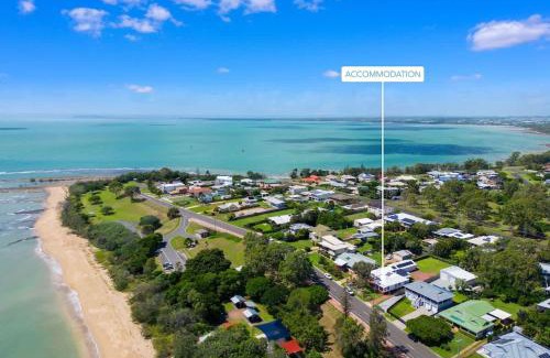 Point Vernon House | Esplanade Ease - Absolute Beachfront in Hervey Bay