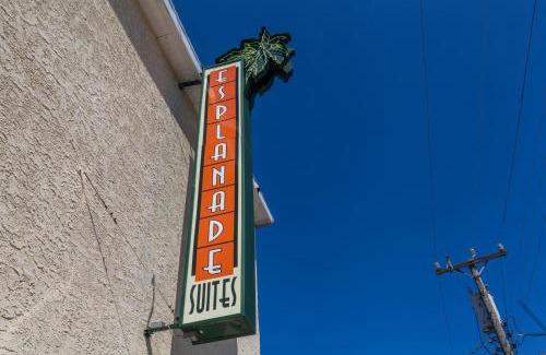 Wildwood Hotel | Esplanade Suites - A Sundance Vacations Property