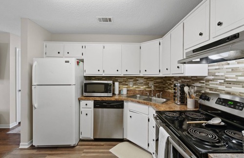 Gulf Breeze Condo | Espresso Lover’s Condo| 2BR|Near Beaches