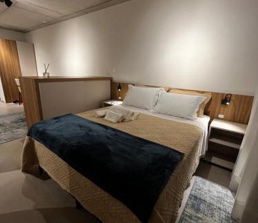 Azenha Apartment | Estúdio novo, com garagem, em ótima localização!