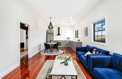 Cessnock House | Est 1910 Luxury in the Hunter Valley- Ducted AirCon & close to everything!