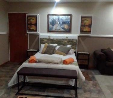 Greater Johannesburg Metropolitan Area Apartment | Estancia Overnight Accommodation