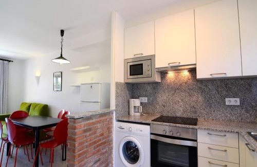 Torroella de Montgri House | Estartit Beachfront Holiday Home