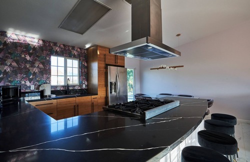 Desert Hot Springs House | Estate Home Retreat w/Large Pool & Infinity Spa