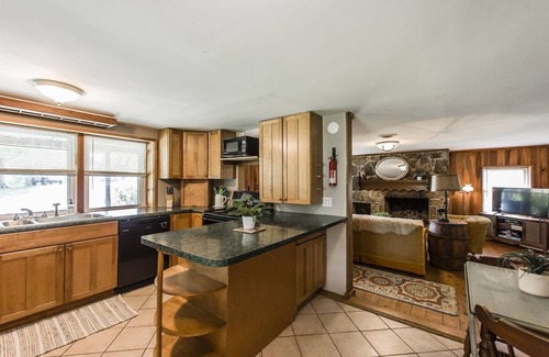 Gallatin Cabin | Estate of Grace | Private Pool | Lakeview