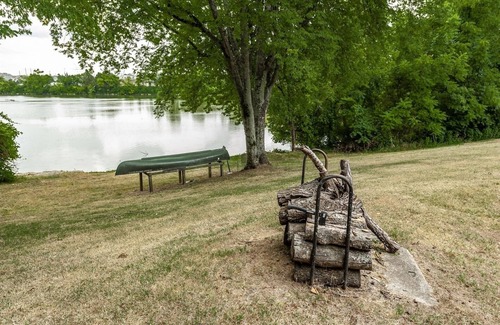 Gallatin Cabin | Estate of Grace | Private Pool | Lakeview