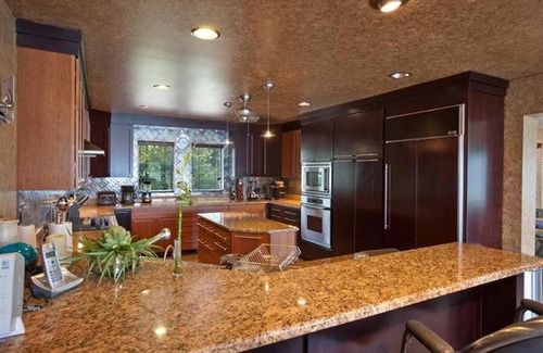 Seneca House | "Estate on the Lake" 7 Bedrooms/7 Bathrooms, 8400+ sq ft!