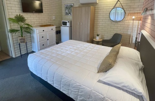 Armidale City Centre Hotel | Estelle Kramer Motor Inn