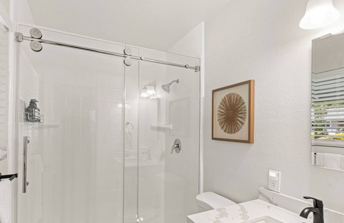 Thousand Oaks House | Estepa Unit #1 by PMI