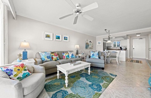 Fort Myers Beach Apartment | Estero Island Beach Villas 304, Sleeps 6, 2 Bedrooms, Gulf Front, Heated Pool