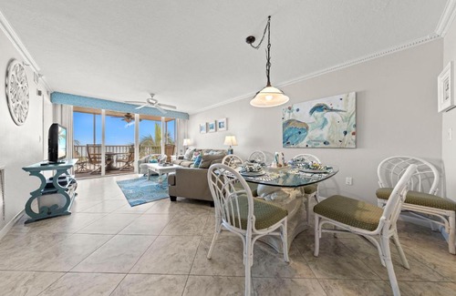 Fort Myers Beach Apartment | Estero Island Beach Villas 304, Sleeps 6, 2 Bedrooms, Gulf Front, Heated Pool