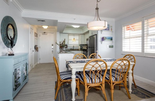 Fort Myers Beach Apartment | Estero Island Beach Villas 401, 2 Bedrooms, Beach Front, WiFi, Sleeps 6