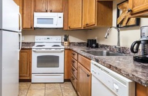 Estes Park Resort | Estes Park is a small town with lots of love!