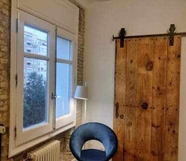 Zaragoza Centro Apartment | Estiloso estudio en Gran Via, vistas al Huerva
