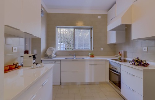 Estoril House | Estoril house 700 m from the beach recently refurbished prime area