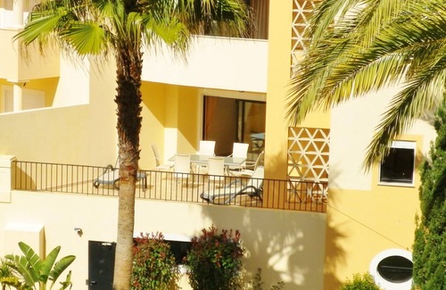 Luz Apartment | Estrela da Luz 1 Bedroom apt Pool and sea Views