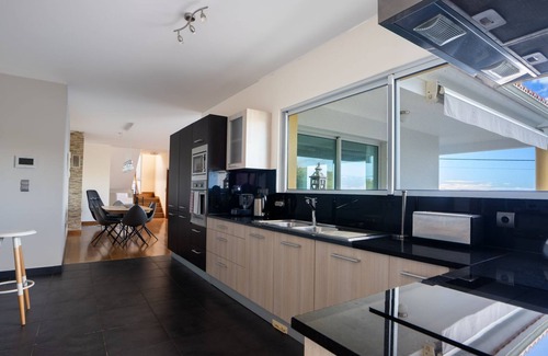Calheta House | Estrela do Mar - Lovely, Sun Filled Villa