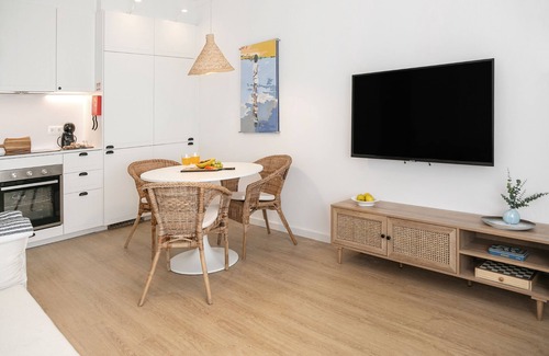 Consolacao Apartment | Estrelas da Praia - Stylish and Cozy Apartment