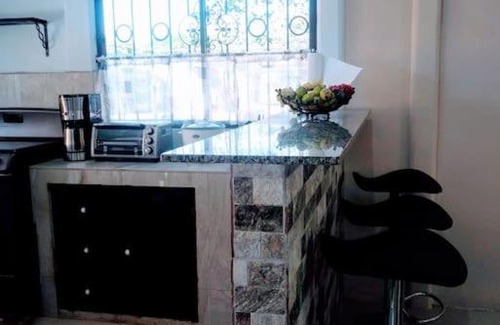 Veintisiete de Abril House | Estrella de Mar Home