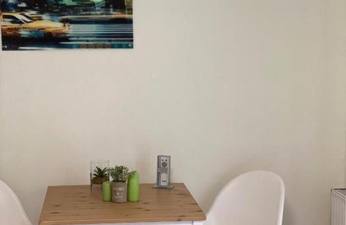 Herne Apartment | estrella24 LIVING ROOMS Rom