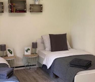 Herne Apartment | estrella24 LIVING ROOMS Rom