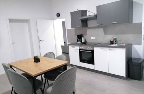 Herne Condo | Estrella24 Living Rooms Tokio