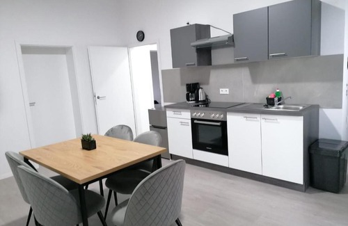 Herne Apartment | estrella24 LIVING ROOMS Tokio
