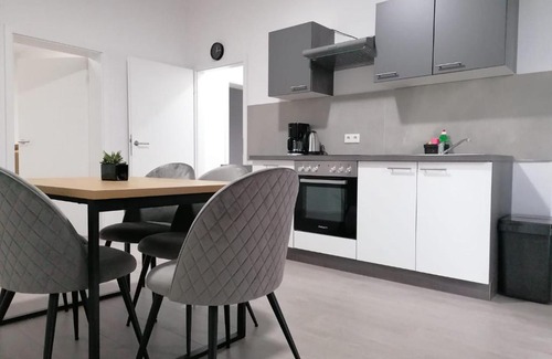 Herne Apartment | estrella24 LIVING ROOMS Tokio