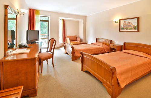 Saints Constantine and Helena Hotel | Estreya Palace & Residence