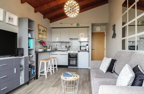 Borth-y-Gest Cottage | Estuary Escape