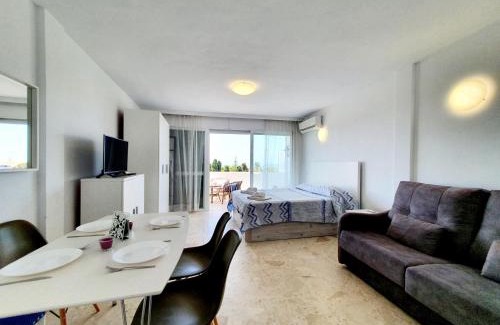 Urbanizacion Marbessa Apartment | Estudio Coronado 324