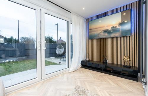 Southampton House | Estwood - Gated House