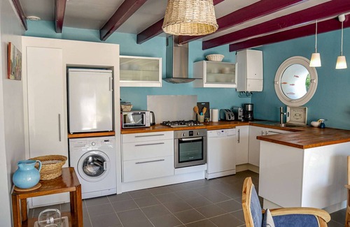 Etel Villa | Étel - Renovated house for 4 with garden, terrace and parking