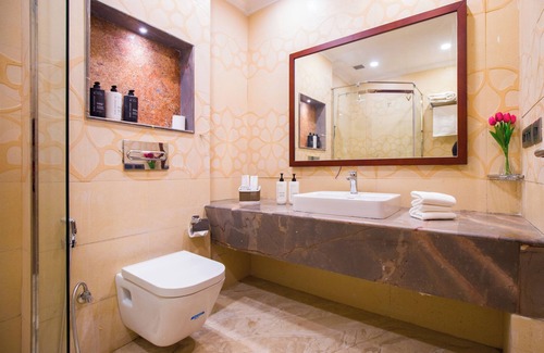 Gurugram Hotel | Eternal Oasis by Alaya Stays