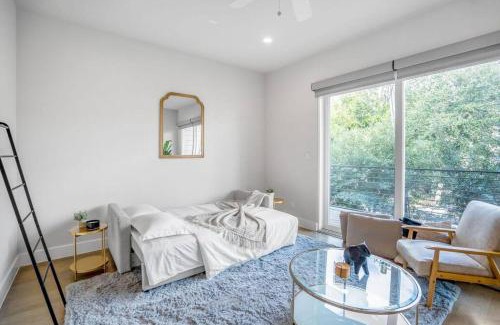 South Central Houston House | Ethereal Rooftop Retreat @ Midtown/Eado
