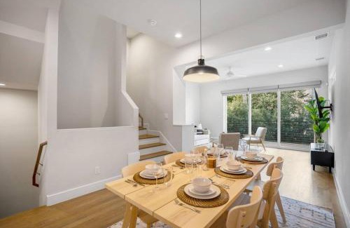 South Central Houston House | Ethereal Rooftop Retreat @ Midtown/Eado