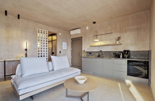 Nikita House | Etheres