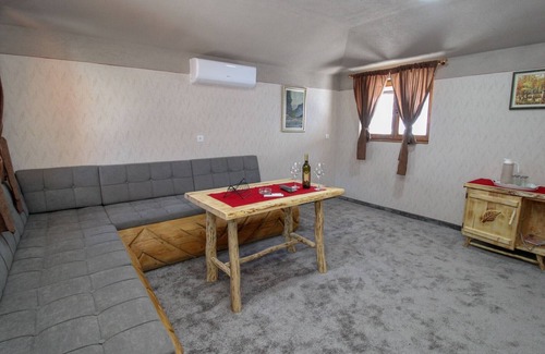 Pale Apartment | Ethno Village Dolina Mira - One Bedroom Holiday Home (Sutjeska) Published (Published)