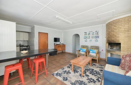 Waenhuiskrans Apartment | Etna Flat In Arniston