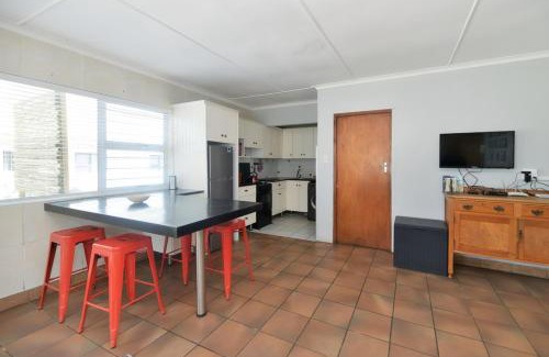 Waenhuiskrans Apartment | Etna Flat In Arniston