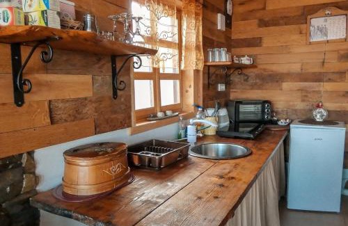 Mladenovac Ski Chalet | Etno kompleks Orahovac - Vajat Slavuj