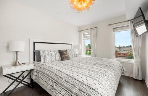 Long Branch Apartment | Etobicoke Townhouse Minutes Away from Waterfront