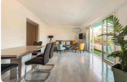 Carnot Apartment | ETOILE Cosy 2 p, tout confort, 10 min Croisette